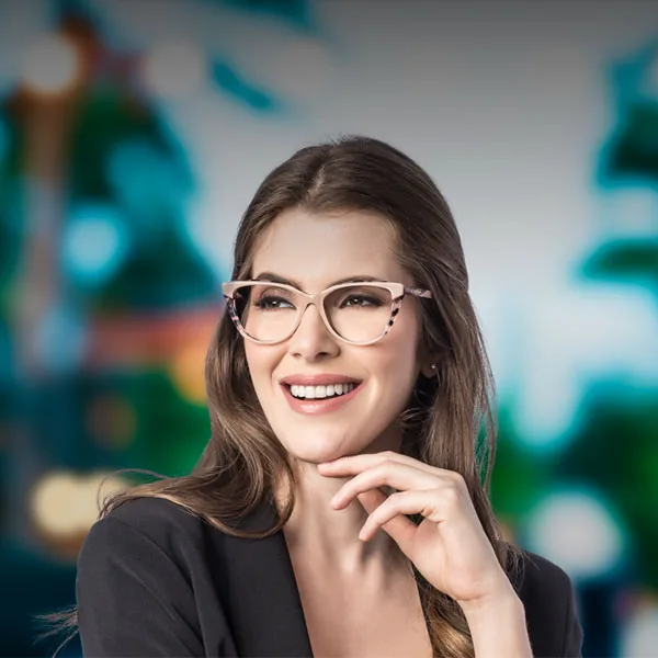 Óculos modelo gatinho feminino na ótica em Naviraí MS